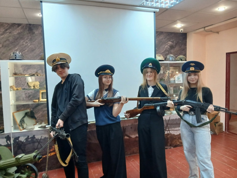 "Черные береты" провели учебные стрельбы.